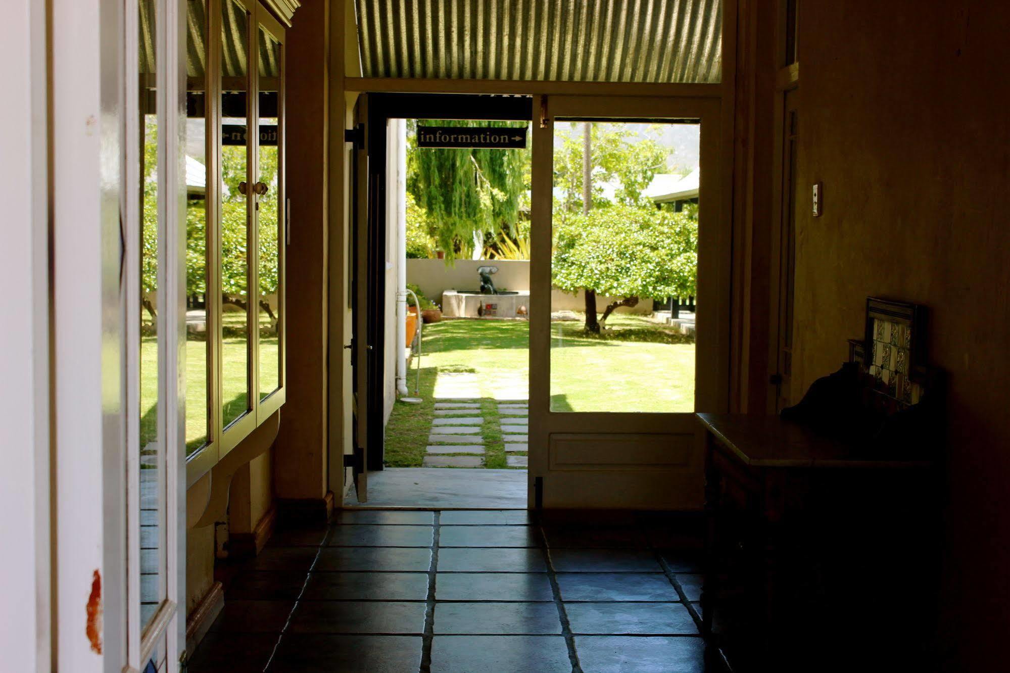The Stanford Hotel Exterior foto
